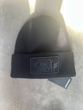 DSQUARED2 Black Ribbed Milano Italy Patch Cuffed Beanie